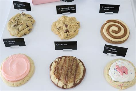 ✖️bringing people together ✖️world's best cookies ✖️unique flavors weekly ✖️served fresh in our pink box #LetsGetReadyToCrumbl #CrumblReviews. . Crumbl cookies flavors this week